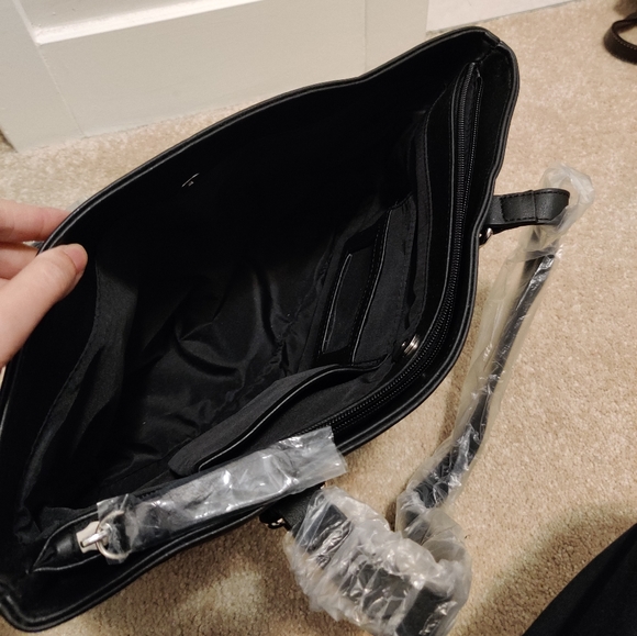 Black Leather Giani Bernini Handbag - Picture 3 of 3